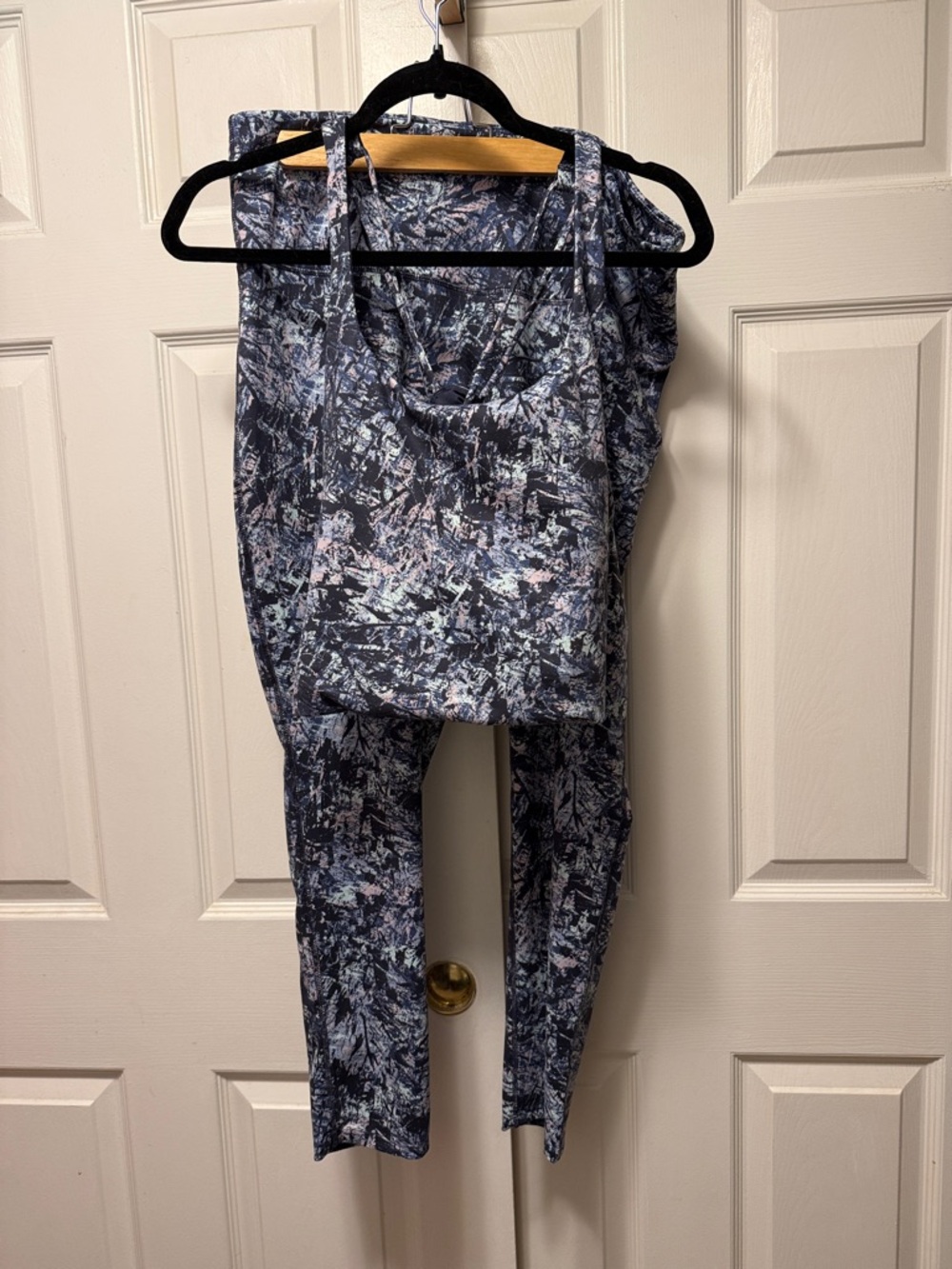MTA Sport Set 2x top and 1x bottom Navy Multi Abstract Active Set
